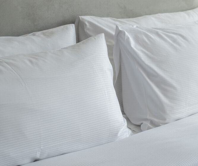 اتاق استاندارد با تخت بزرگ, Doubletree By Hilton Hotel Lisbon   Fontana Park