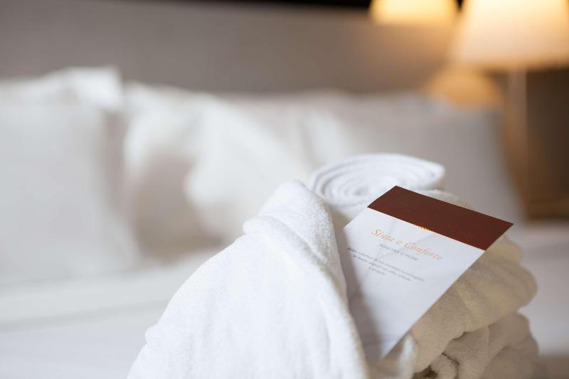 سوئیت جونیور با تخت بزرگ, Doubletree By Hilton Hotel Lisbon   Fontana Park