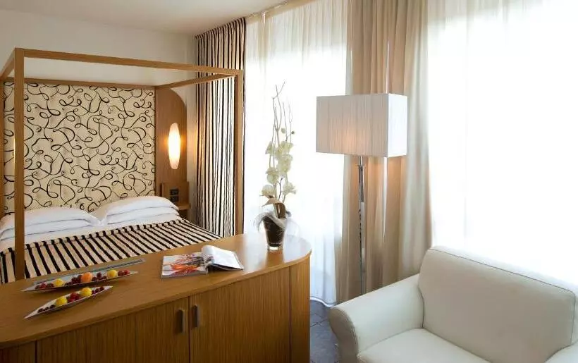 ジュニアスイート, Grand Hotel Admiral Palace