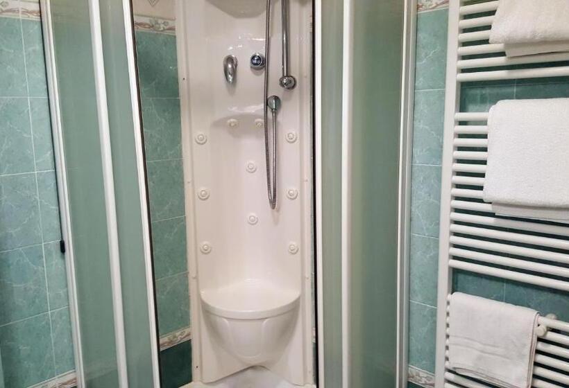 패밀리 룸, Grand Hotel Admiral Palace