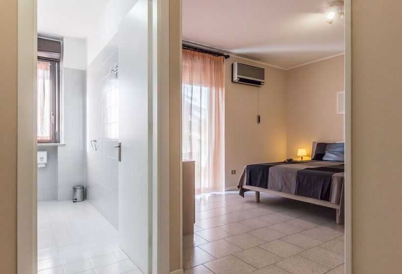 חדר משפחתי, Maris