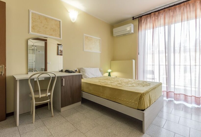 חדר סטנדרט יחיד עם מרפסת, Maris