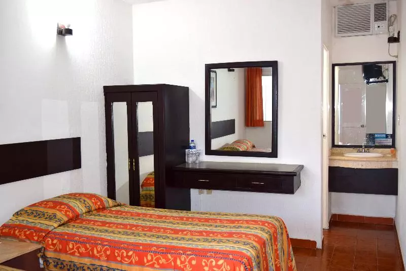 اتاق اکونومی, Suites Mediterraneo