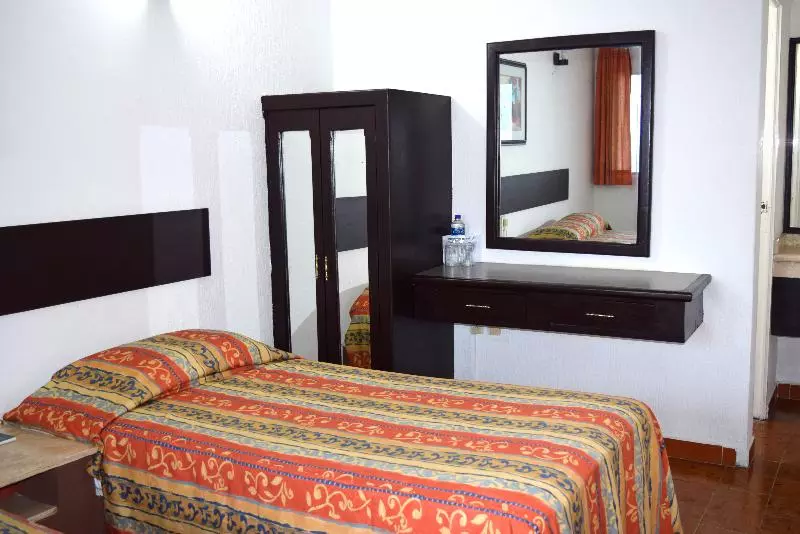 اتاق اکونومی, Suites Mediterraneo