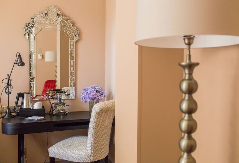 اتاق راحتی, Telegraaf, Autograph Collection