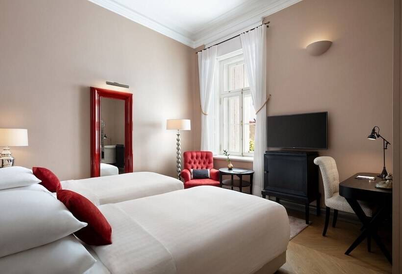 اتاق راحتی, Telegraaf, Autograph Collection