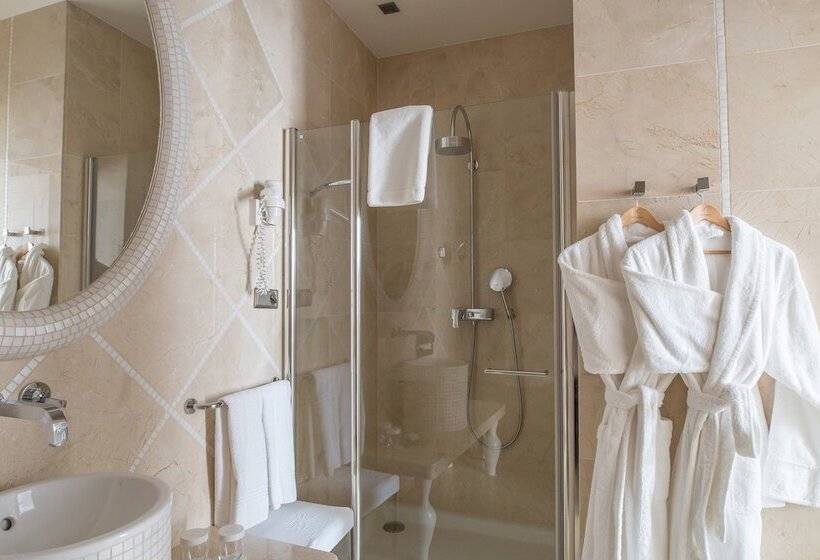 مجموعه ویستا شهر, Telegraaf, Autograph Collection