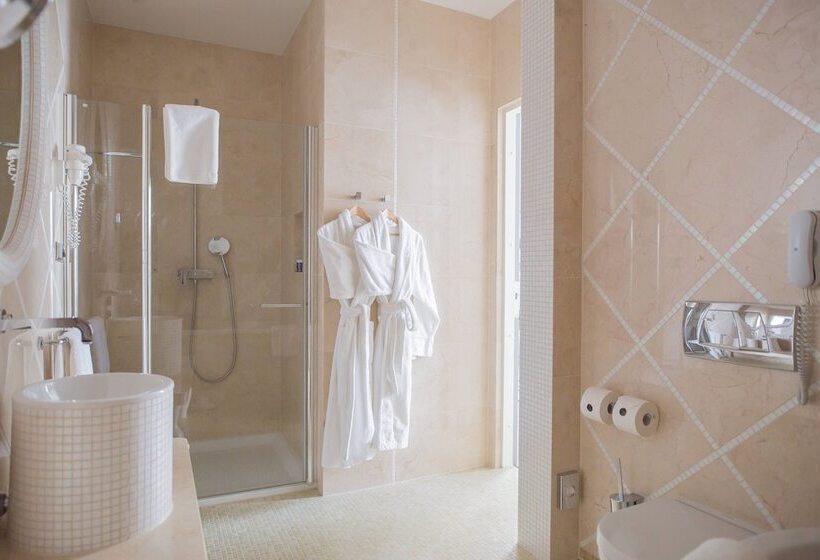 مجموعه ویستا شهر, Telegraaf, Autograph Collection