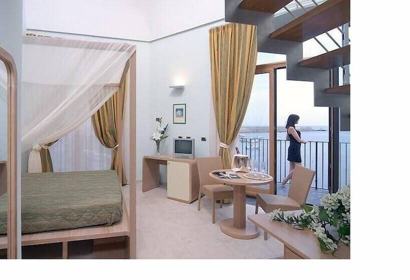Полулюкс Вид на Море, Villa Carolina