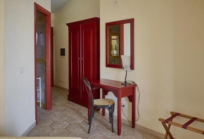 חדר סטנדרט לשלושה, Parco Blu