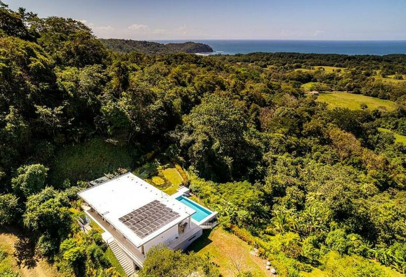 غرفة قياسية مطلّة علي البحر, Casa Laureles