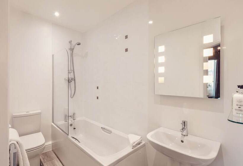 غرفة قياسية, Ambleside Townhouse