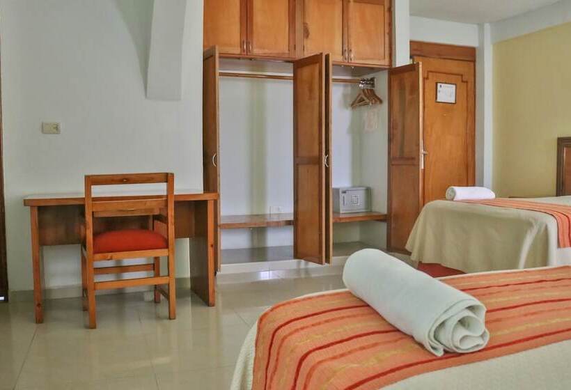 غرفة قياسية ثلاثية, Baez Carrizal