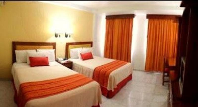 غرفة قياسية ثلاثية, Baez Carrizal