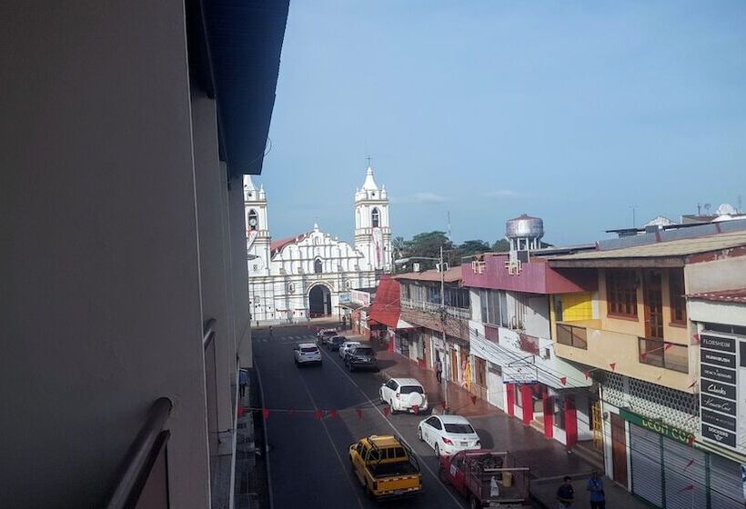 标准三人间, Bali Panama