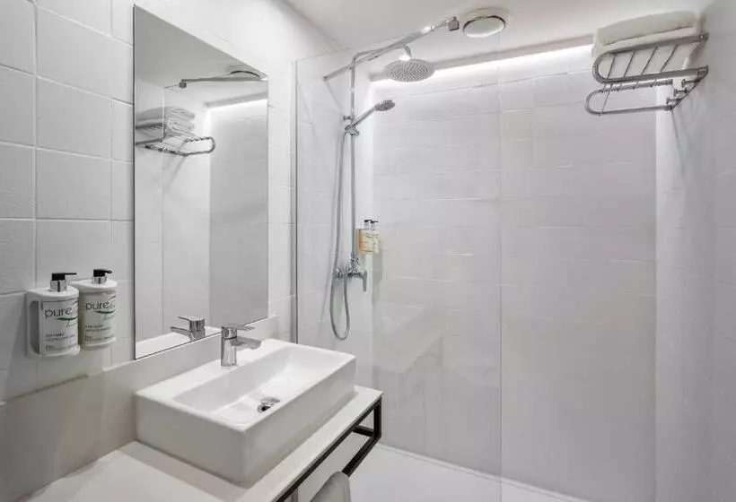 اتاق سوپریور, B&b Hotel Figueres