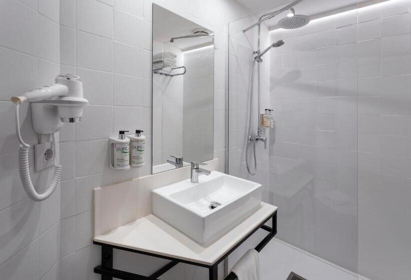 اتاق سوپریور, B&b Hotel Figueres