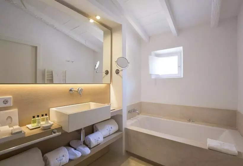 اتاق استاندارد, Can Simoneta Adults Only