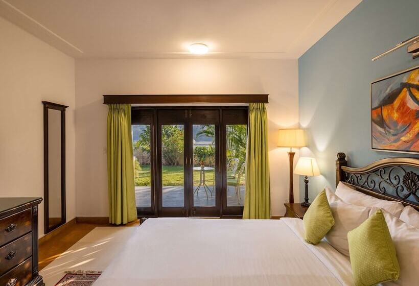 Kertre Néző Superior Szoba, Mercure Goa Devaaya Resort