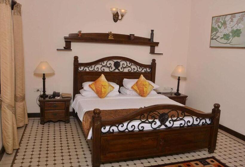 Kertre Néző Superior Szoba, Mercure Goa Devaaya Resort