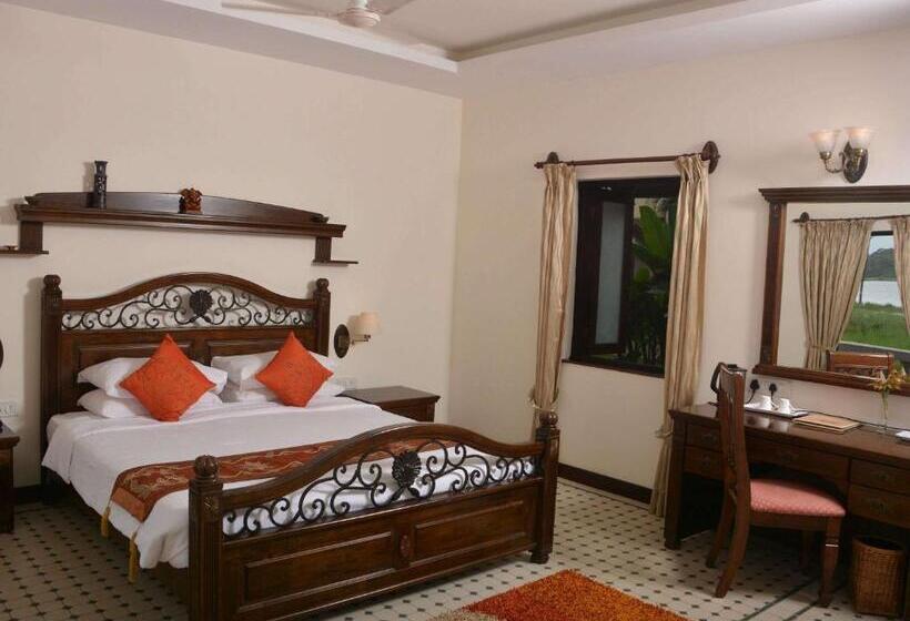 Kertre Néző Superior Szoba, Mercure Goa Devaaya Resort