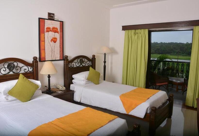 Kertre Néző Superior Szoba, Mercure Goa Devaaya Resort