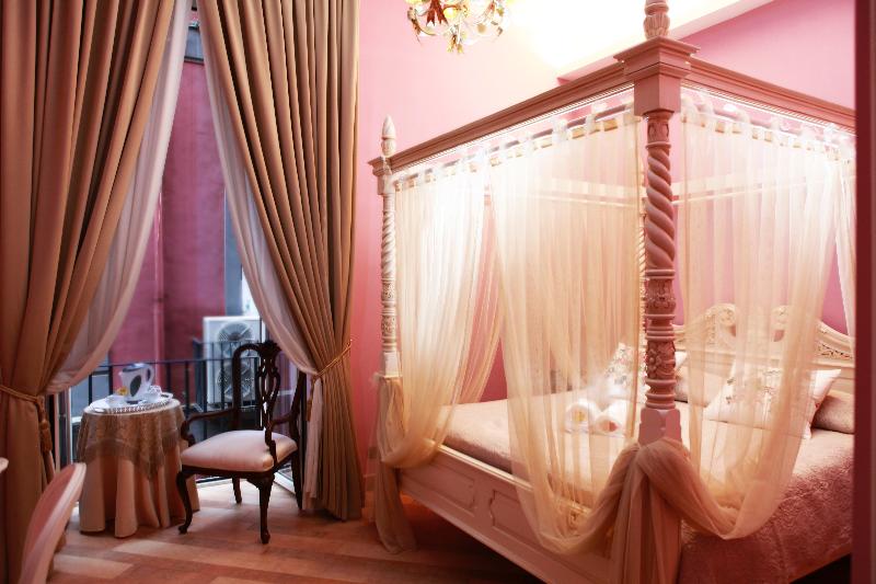 Kertre Néző Superior Szoba, Mercure Goa Devaaya Resort