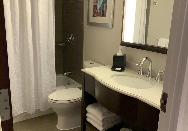 חדר משפחתי, F&g Logrono