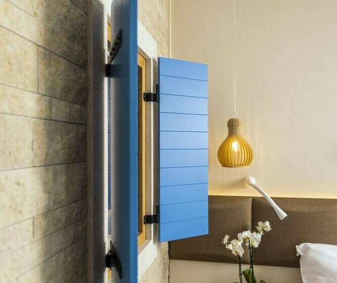 اتاق سوپریور با چشمانداز, Histrion