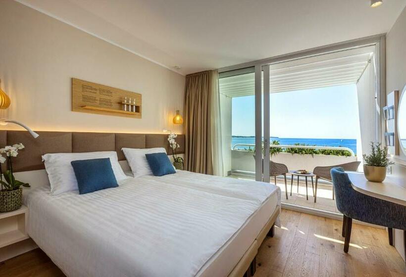 اتاق سوپریور با چشمانداز دریا و بالکن, Histrion