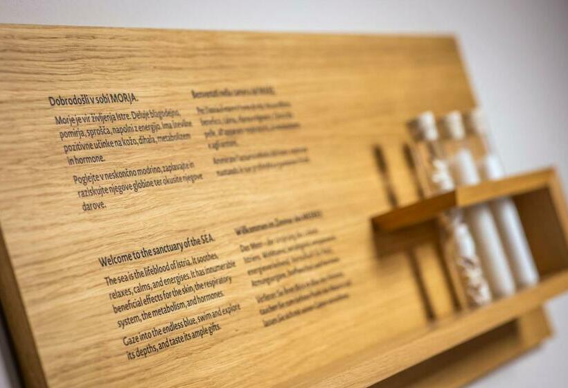 اتاق سوپریور با چشمانداز دریا و بالکن, Histrion