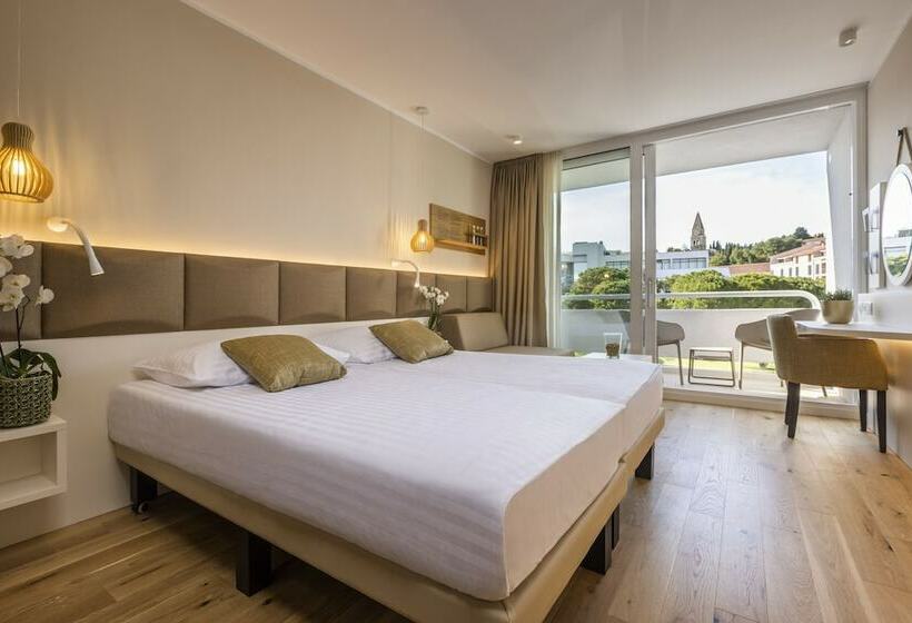 اتاق سوپریور خانوادگی, Histrion