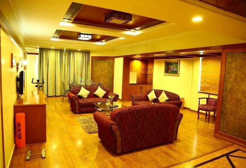 Номер Клуб, Kences, Tirupati