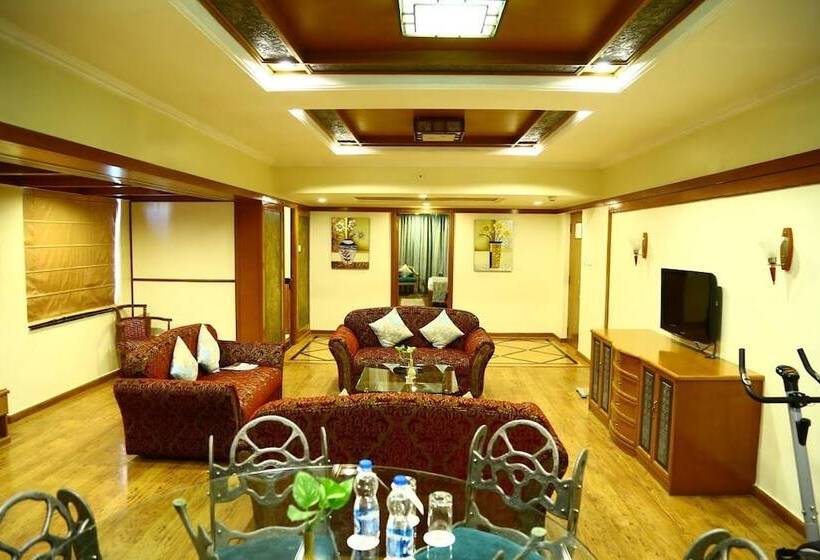 Номер Клуб, Kences, Tirupati