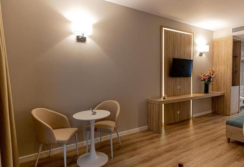 סוויטת ג'וניור נוף לים, Regina Blu