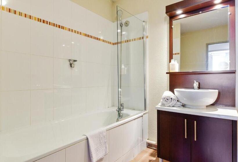 Апартаменты 3 Спальни, Zenitude Hôtel Résidences Toulon Six Fours