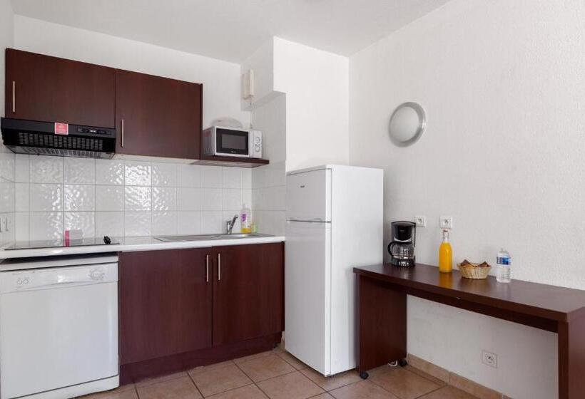 Апартаменты 3 Спальни, Zenitude Hôtel Résidences Toulon Six Fours