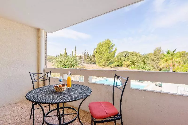 スタンダードスタジオ, Zenitude Hôtel Résidences Toulon Six Fours