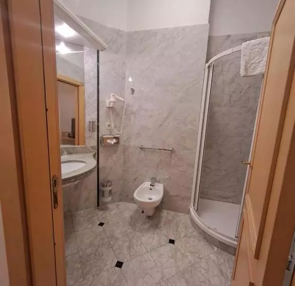 ダブルベッドのスタンダードシングルルーム, Business Resort Parkhotel Werth
