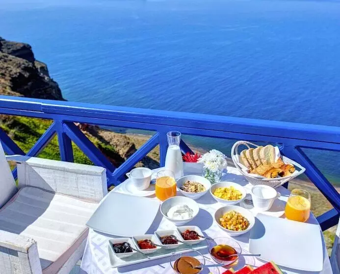 سوئیت سینیور, Astarte Suites