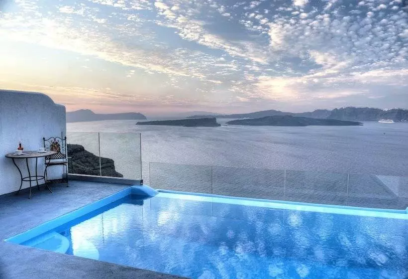 سوئیت با چشمانداز, Astarte Suites
