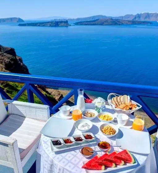 سوئیت سینیور, Astarte Suites