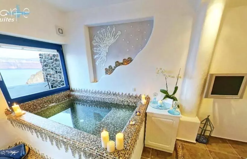 سوئیت سینیور, Astarte Suites
