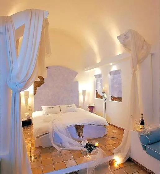 سوئیت با چشمانداز, Astarte Suites