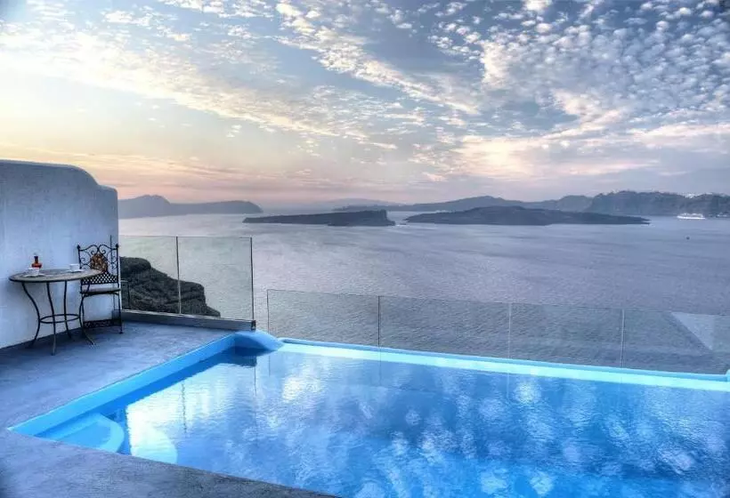 سوئیت با چشمانداز, Astarte Suites