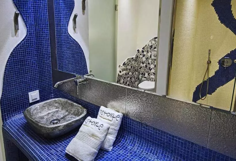 سوییت با استخر, Astarte Suites