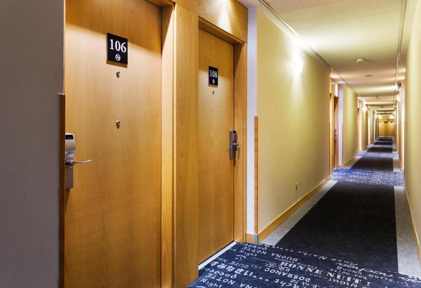 Номер Стандарт, B&b Hotel Girona 3