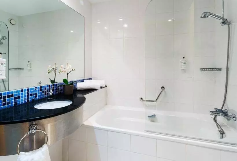اتاق استاندارد سه نفره, B&b Hotel Girona 3