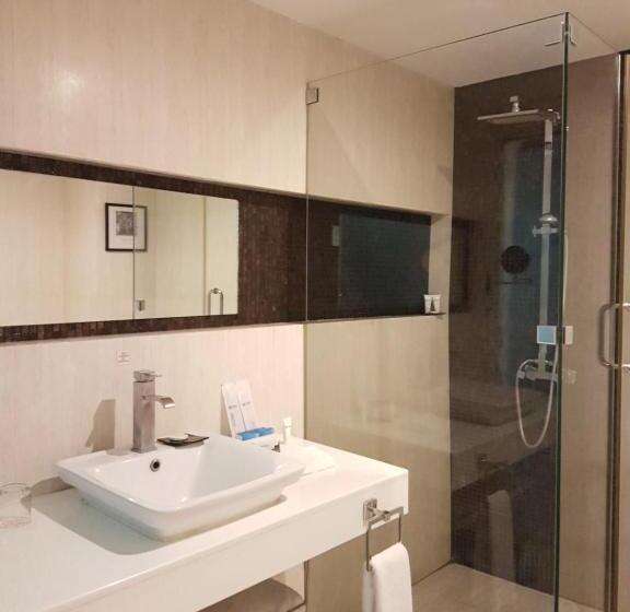 اتاق اجرایی, Cebu Parklane International