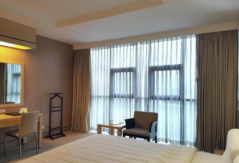 اتاق اجرایی, Cebu Parklane International